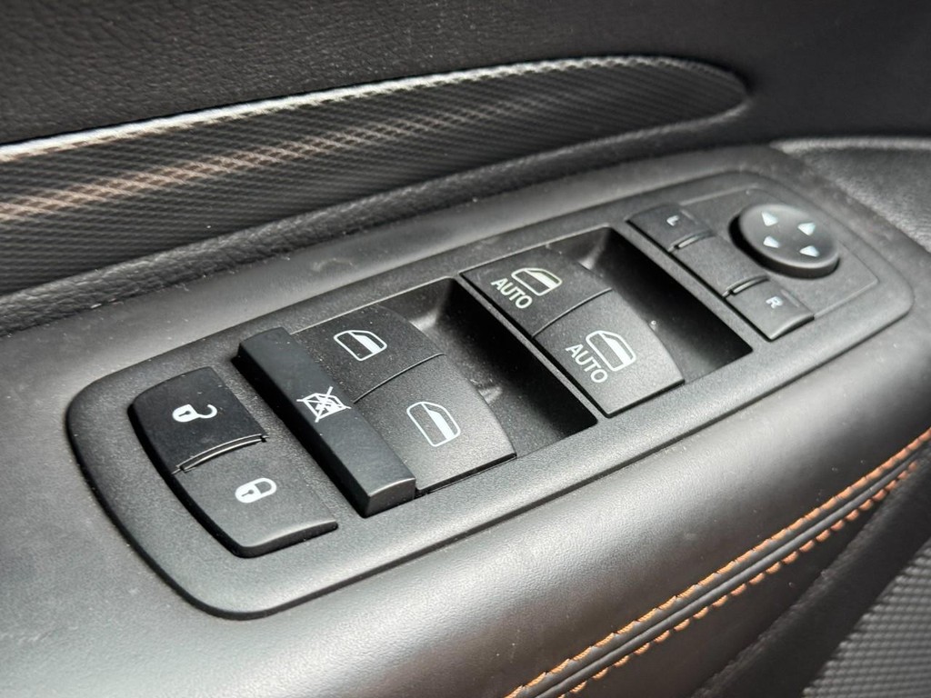 Dodge Durango Vehicle Full-screen Gallery Image 24