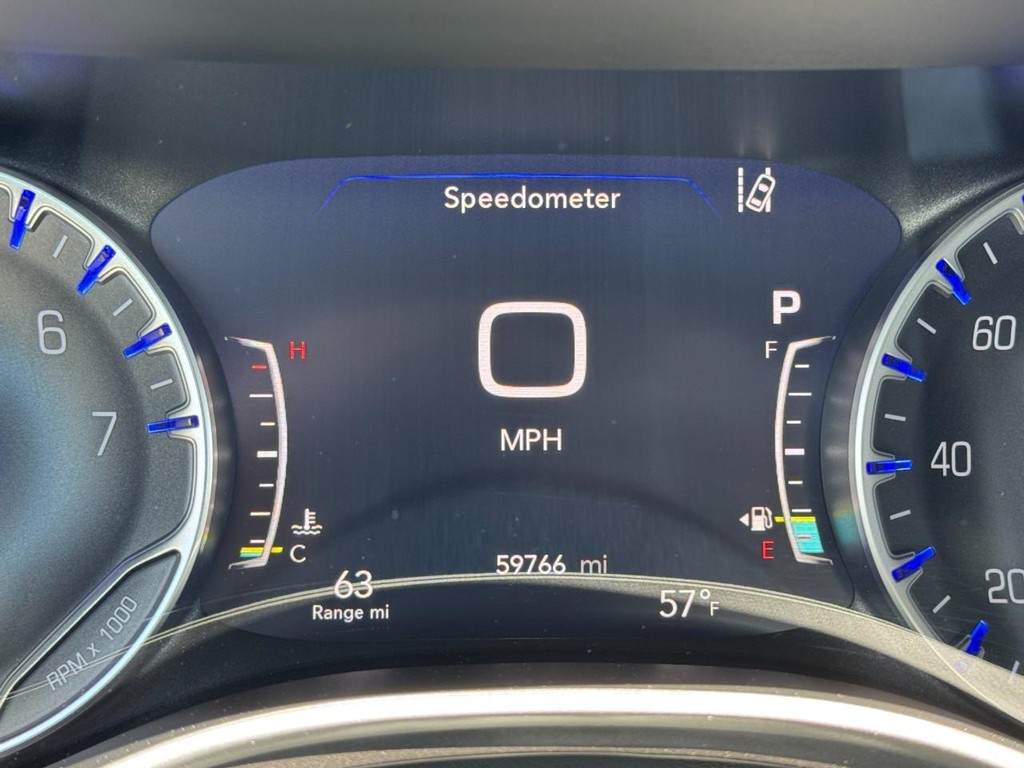 Chrysler Pacifica Vehicle Full-screen Gallery Image 20