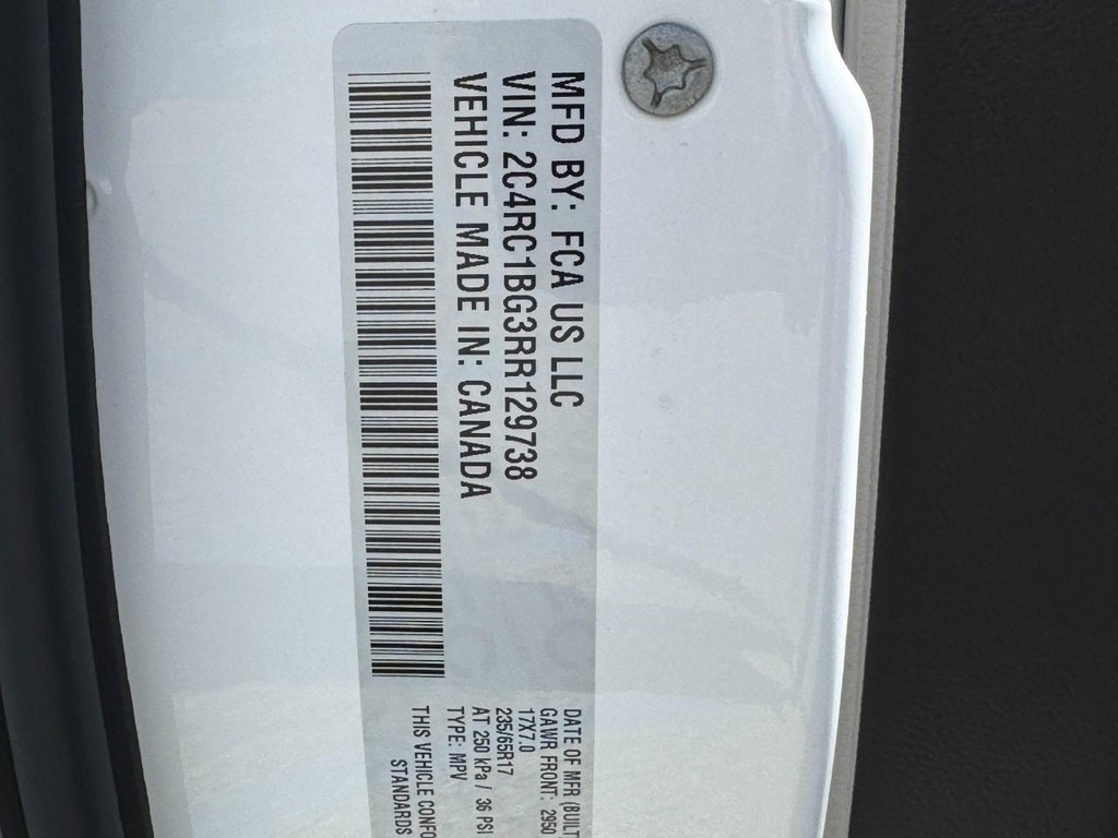 Chrysler Pacifica Vehicle Full-screen Gallery Image 27