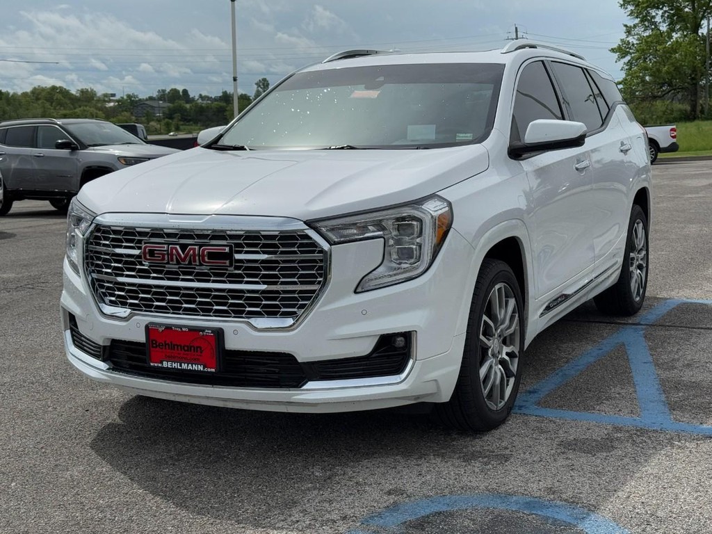 GMC Terrain Vehicle Full-screen Gallery Image 08