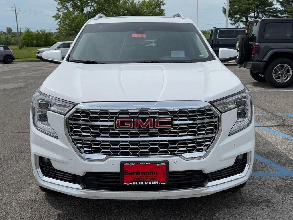 GMC Terrain Vehicle Full-screen Gallery Image 09