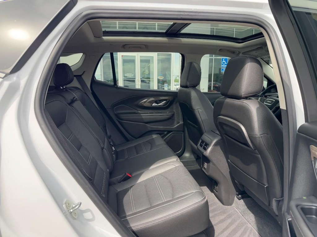 GMC Terrain Vehicle Full-screen Gallery Image 10