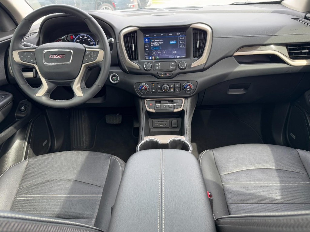GMC Terrain Vehicle Full-screen Gallery Image 11