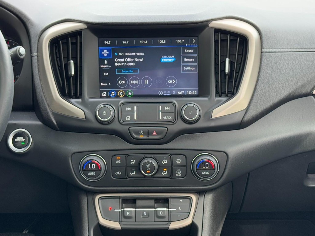 GMC Terrain Vehicle Full-screen Gallery Image 13
