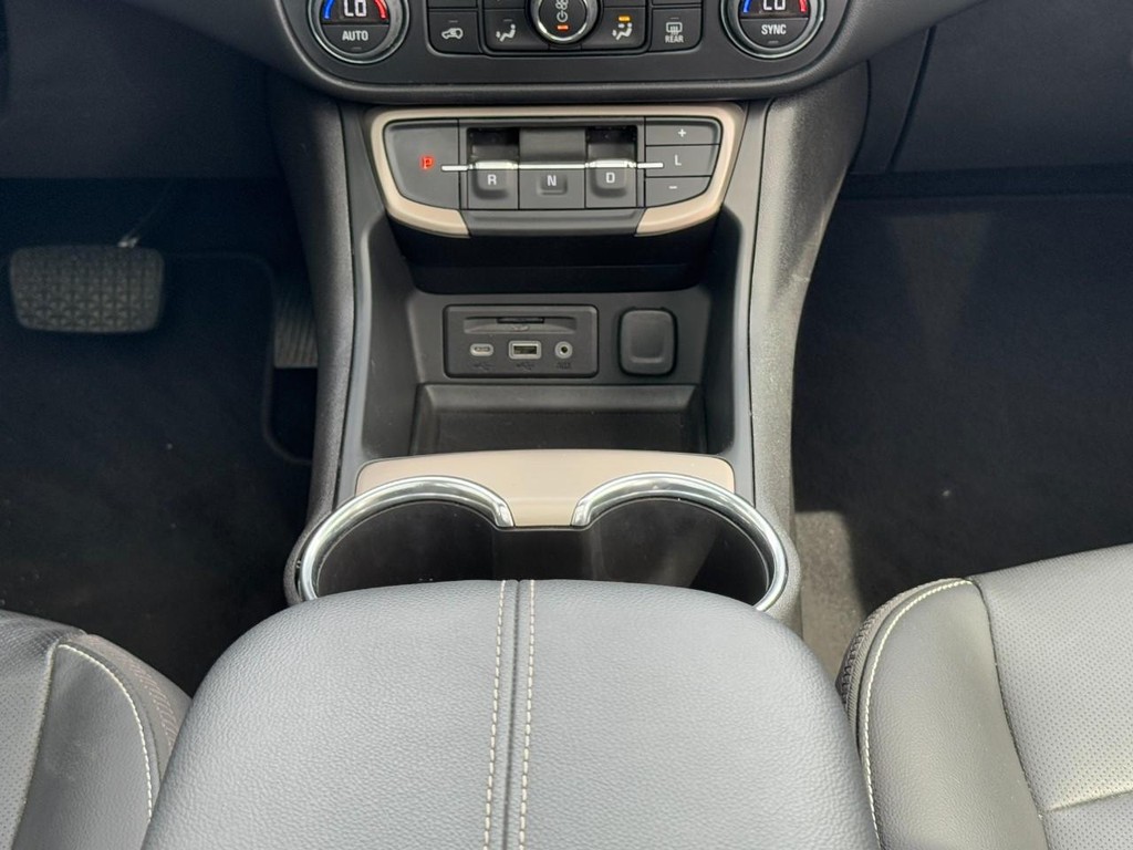 GMC Terrain Vehicle Full-screen Gallery Image 14