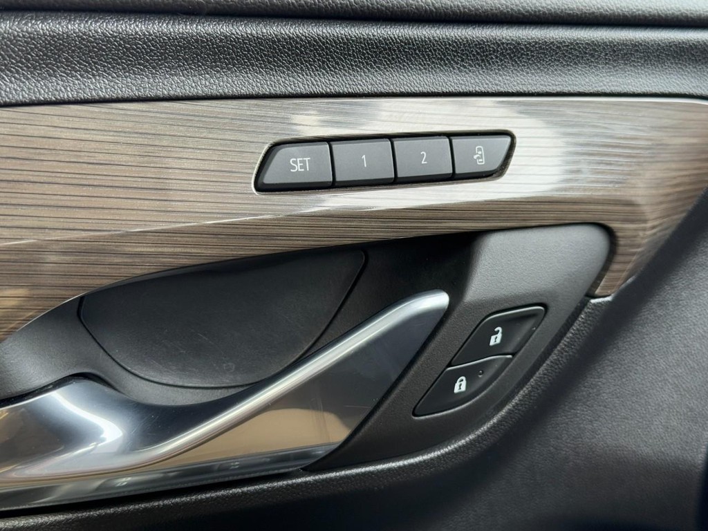 GMC Terrain Vehicle Full-screen Gallery Image 16