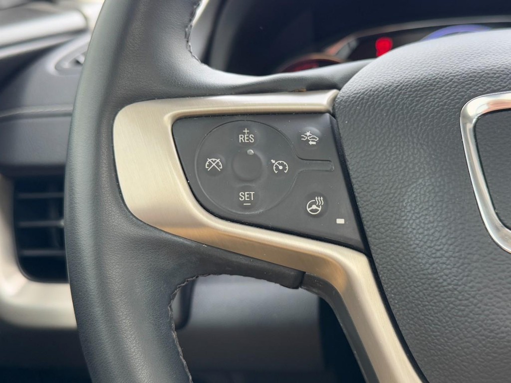 GMC Terrain Vehicle Full-screen Gallery Image 17
