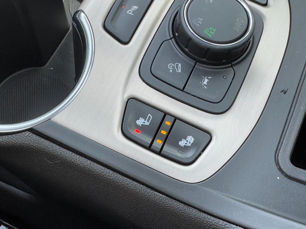 GMC Terrain Vehicle Full-screen Gallery Image 21