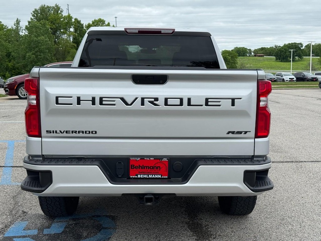Chevrolet Silverado 1500 Vehicle Full-screen Gallery Image 04