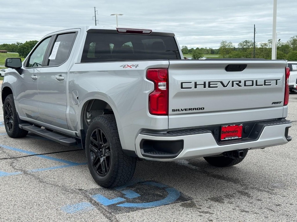 Chevrolet Silverado 1500 Vehicle Full-screen Gallery Image 06