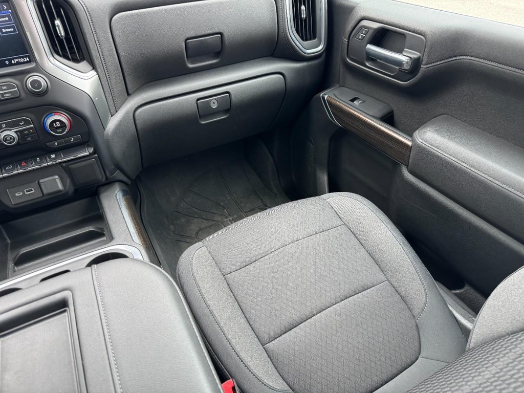 Chevrolet Silverado 1500 Vehicle Full-screen Gallery Image 15