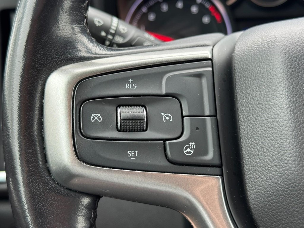 Chevrolet Silverado 1500 Vehicle Full-screen Gallery Image 16