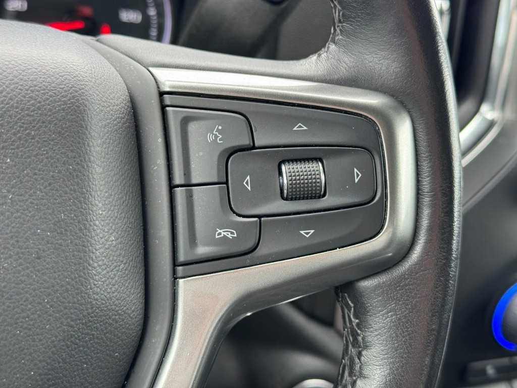 Chevrolet Silverado 1500 Vehicle Full-screen Gallery Image 17