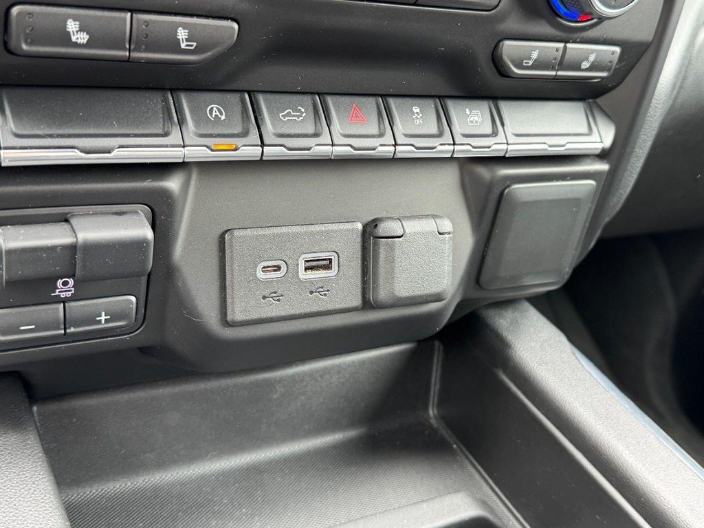 Chevrolet Silverado 1500 Vehicle Full-screen Gallery Image 19