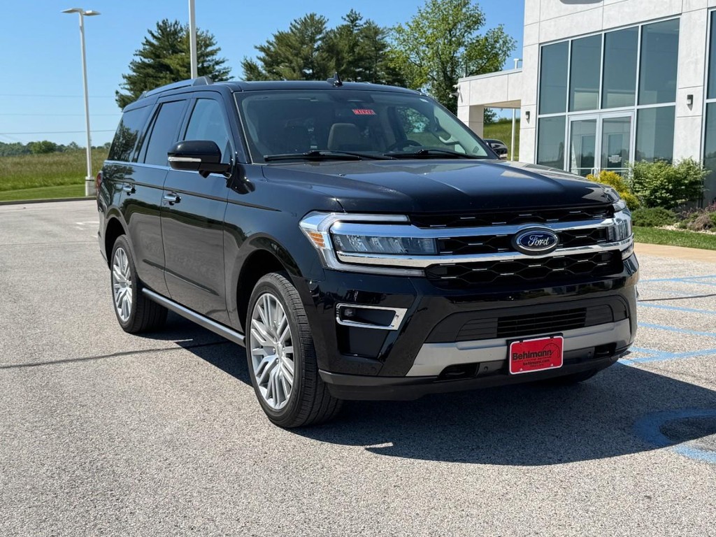 Ford Expedition Vehicle Full-screen Gallery Image 02