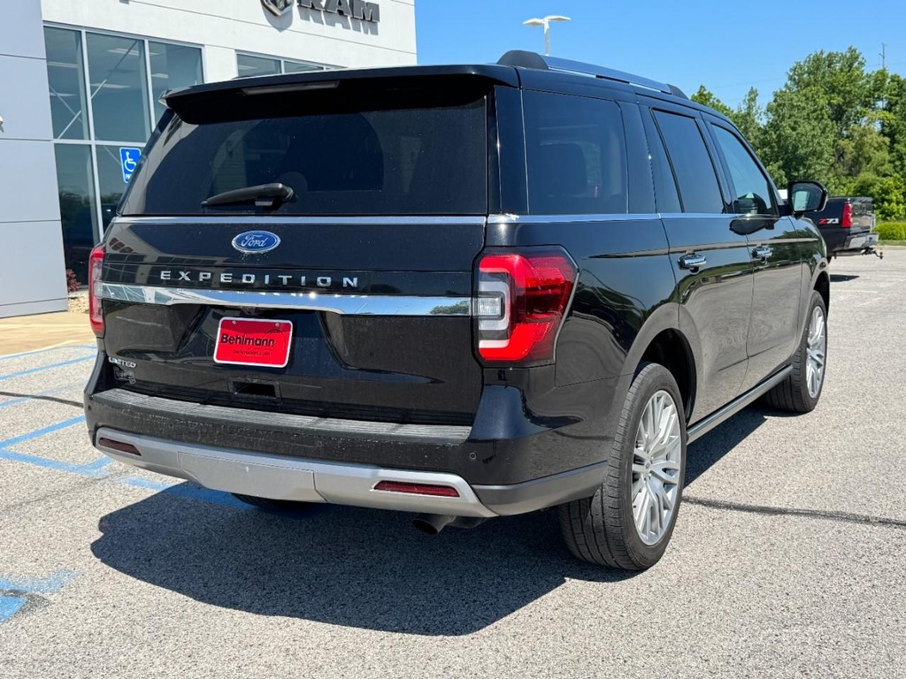 Ford Expedition Vehicle Full-screen Gallery Image 03