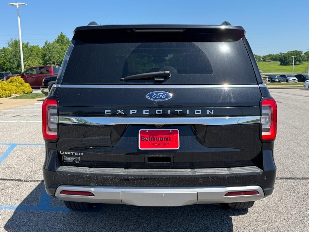 Ford Expedition Vehicle Full-screen Gallery Image 04
