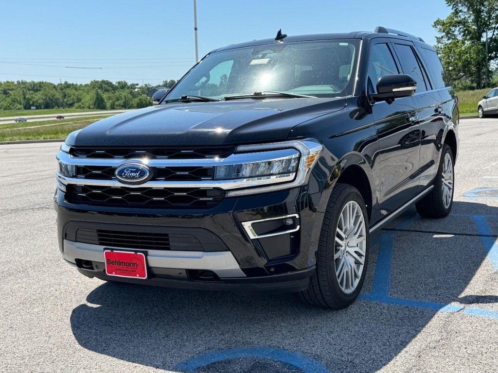 Ford Expedition Vehicle Full-screen Gallery Image 08