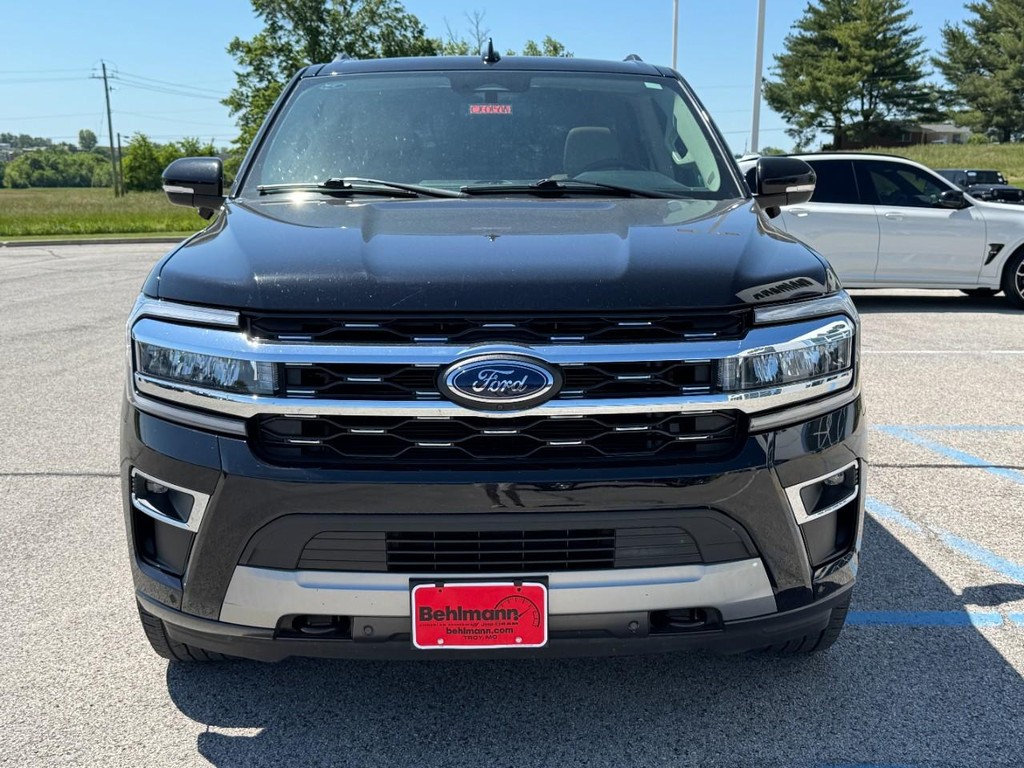 Ford Expedition Vehicle Full-screen Gallery Image 09