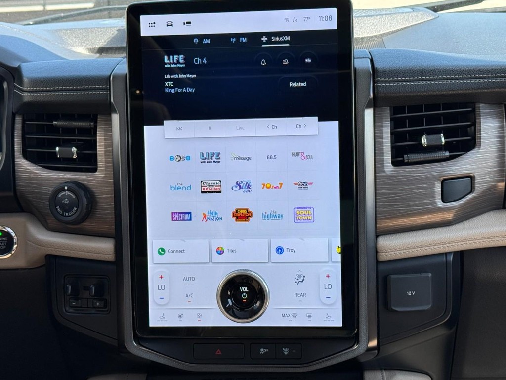Ford Expedition Vehicle Full-screen Gallery Image 14