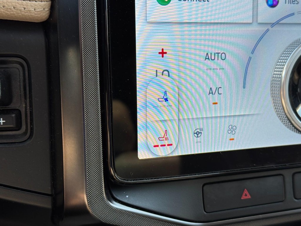 Ford Expedition Vehicle Full-screen Gallery Image 23