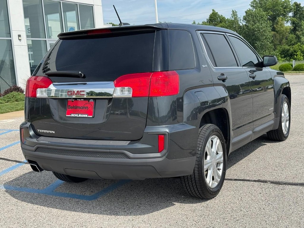 GMC Terrain Vehicle Full-screen Gallery Image 03