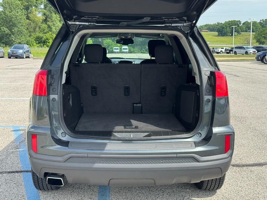 GMC Terrain Vehicle Full-screen Gallery Image 05