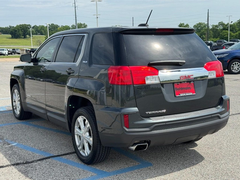 GMC Terrain Vehicle Full-screen Gallery Image 06