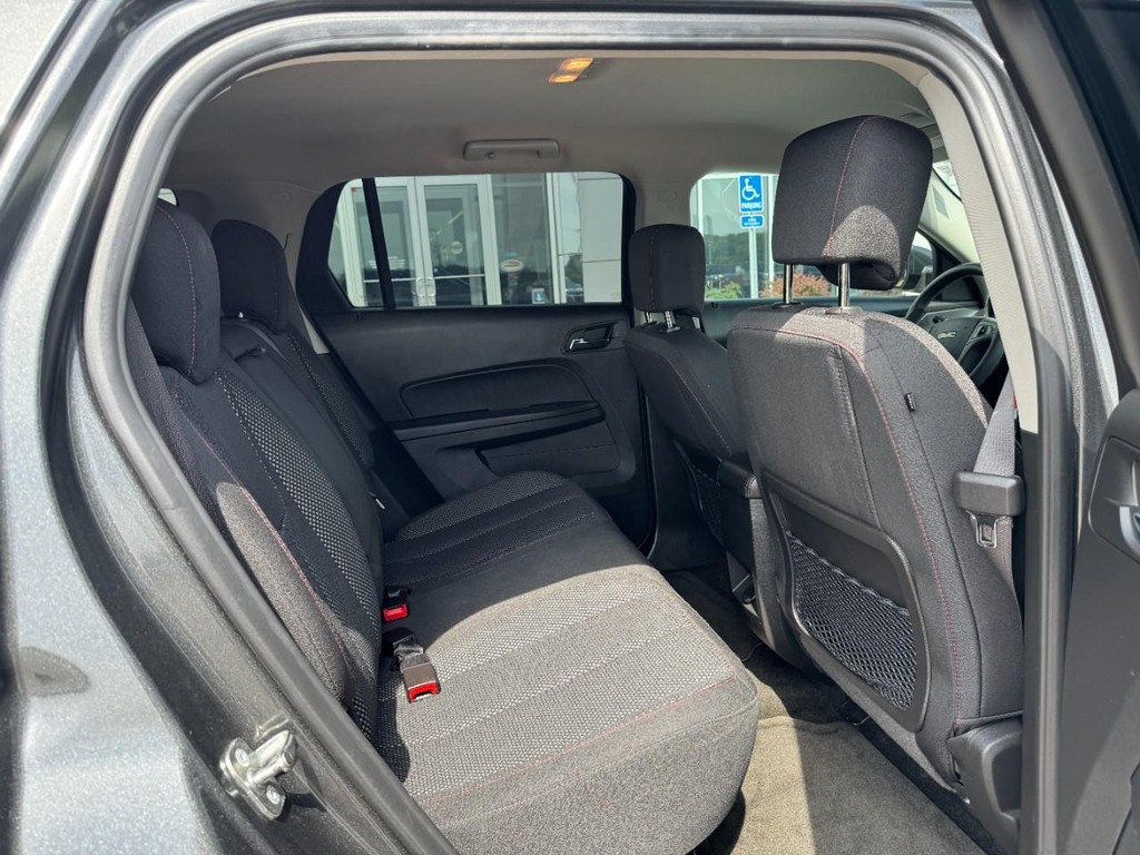 GMC Terrain Vehicle Full-screen Gallery Image 11