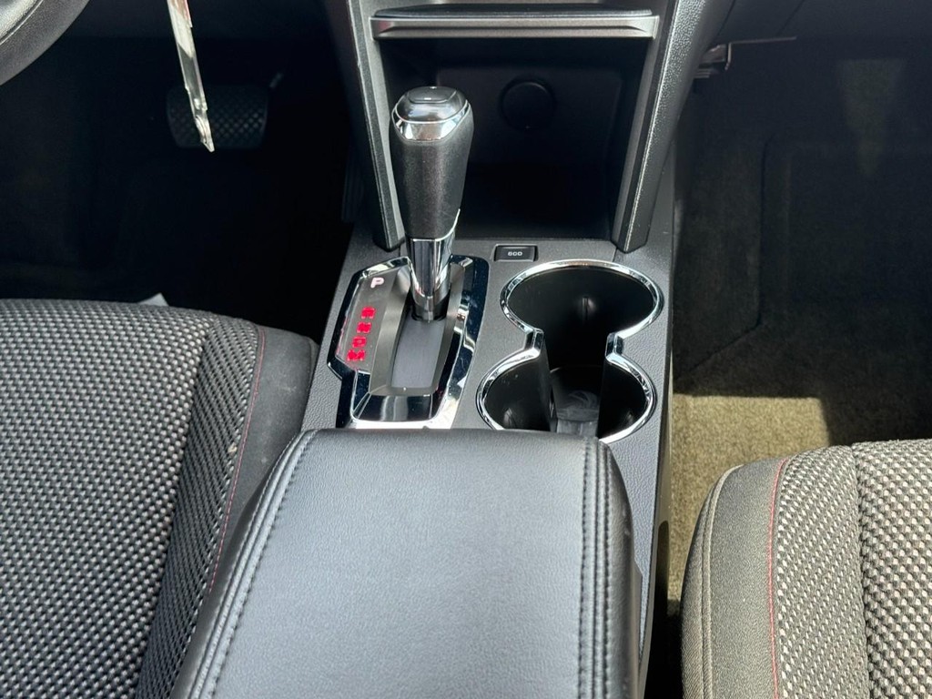 GMC Terrain Vehicle Full-screen Gallery Image 15