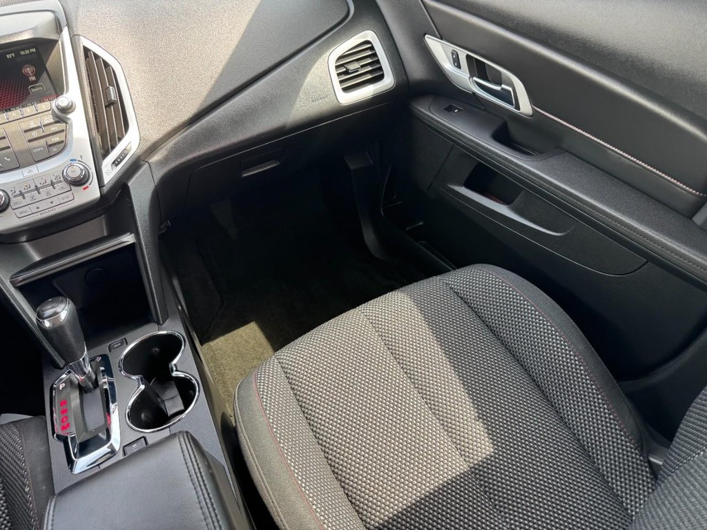 GMC Terrain Vehicle Full-screen Gallery Image 16