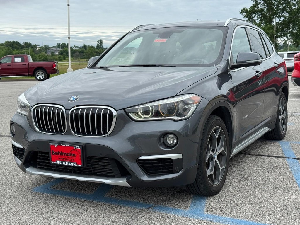 BMW X1 Vehicle Full-screen Gallery Image 08