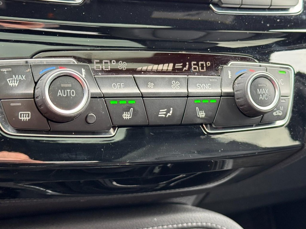 BMW X1 Vehicle Full-screen Gallery Image 20