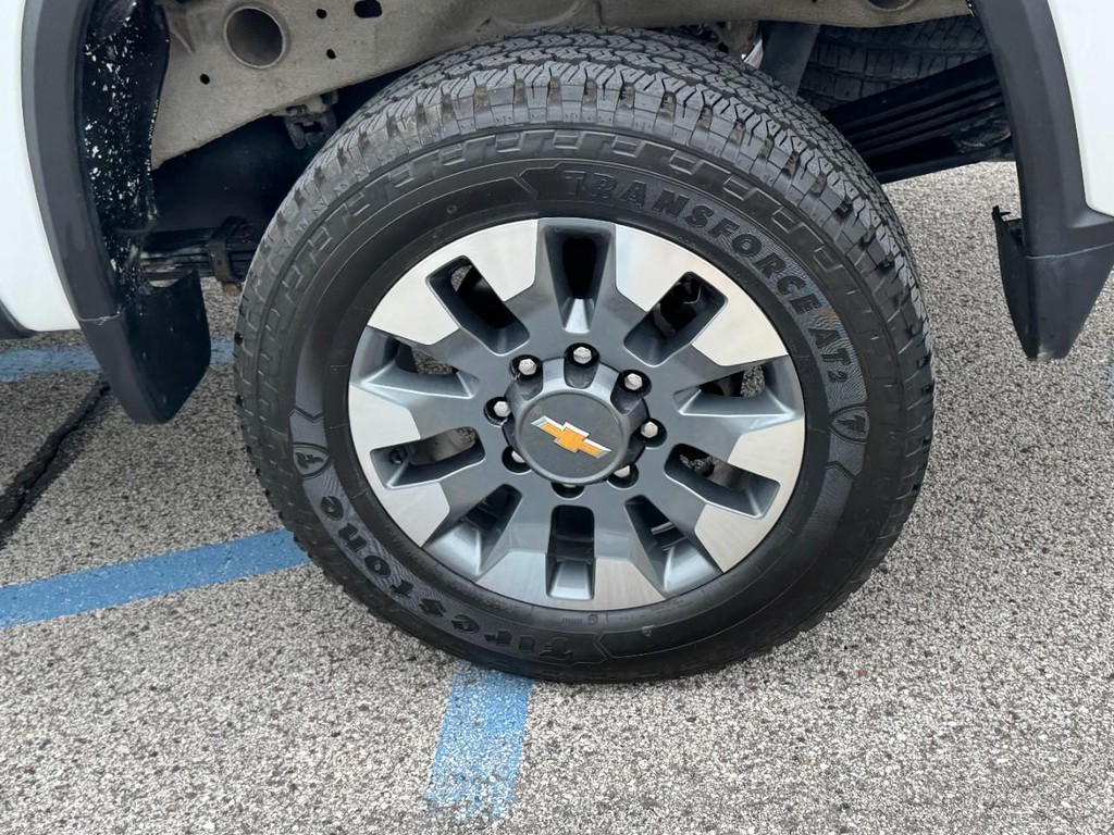 Chevrolet Silverado 2500HD Vehicle Full-screen Gallery Image 07