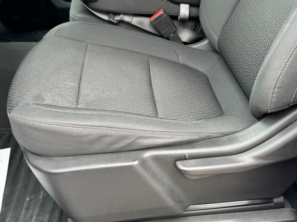 Chevrolet Silverado 2500HD Vehicle Full-screen Gallery Image 22