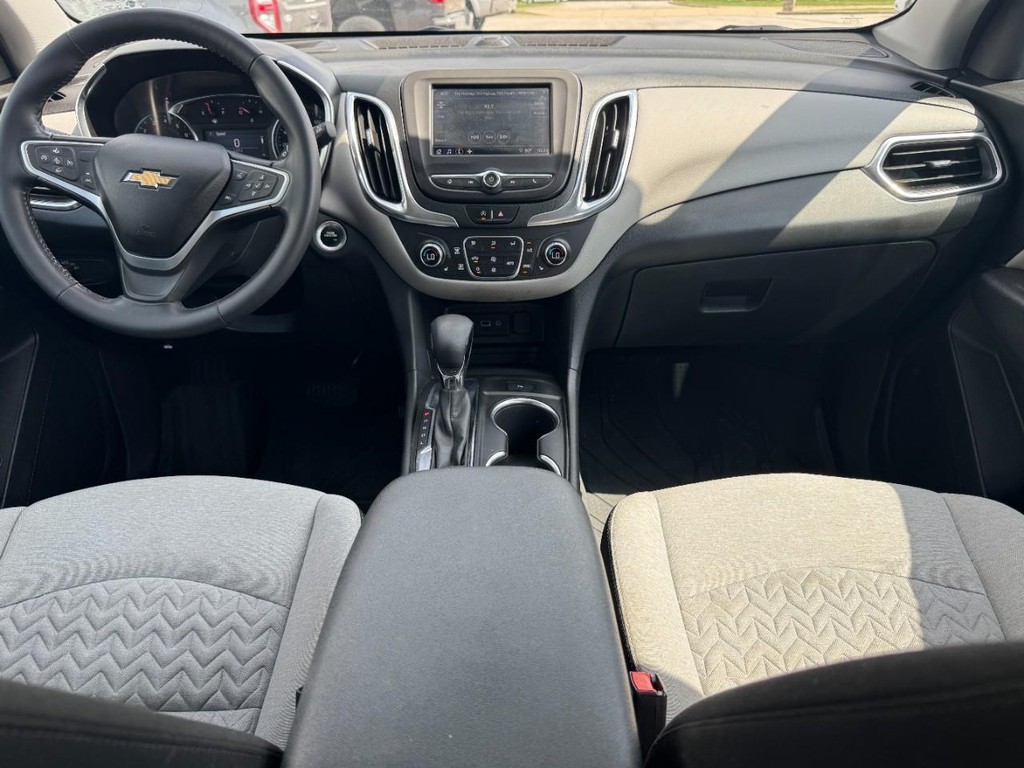 Chevrolet Equinox Vehicle Full-screen Gallery Image 11