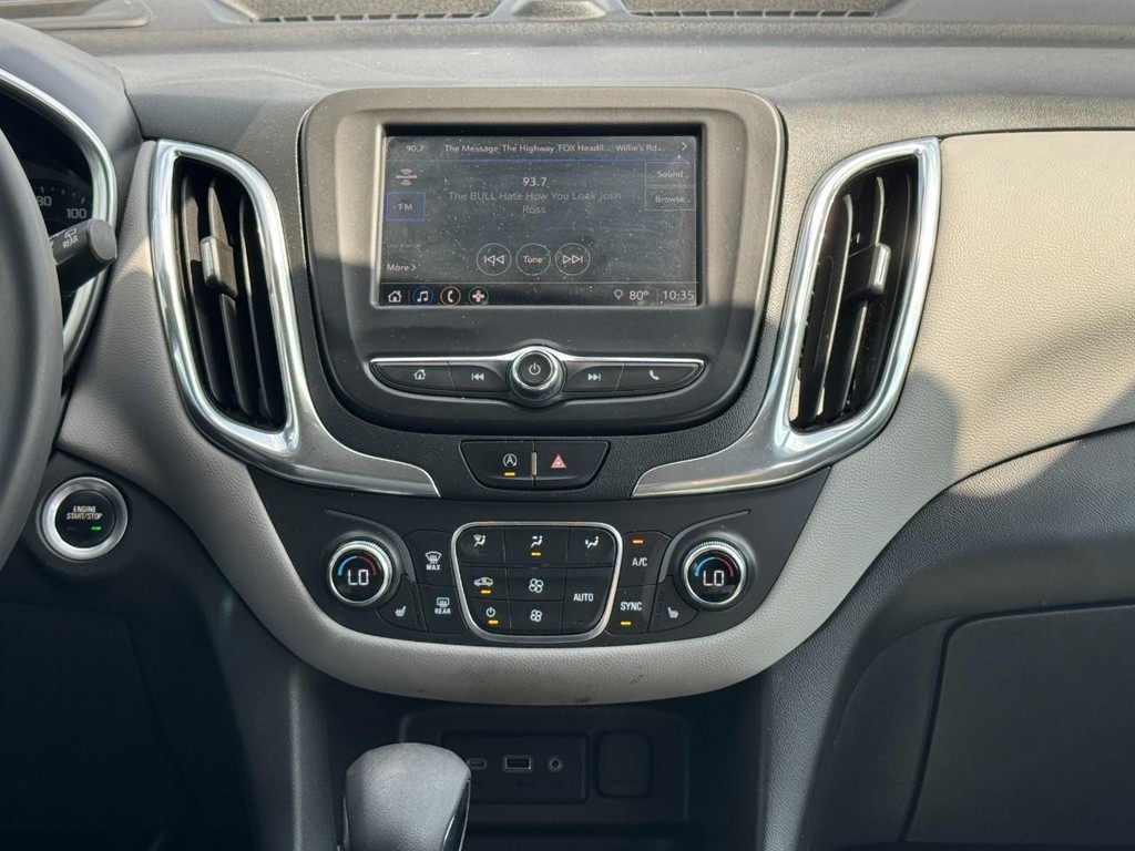 Chevrolet Equinox Vehicle Full-screen Gallery Image 13