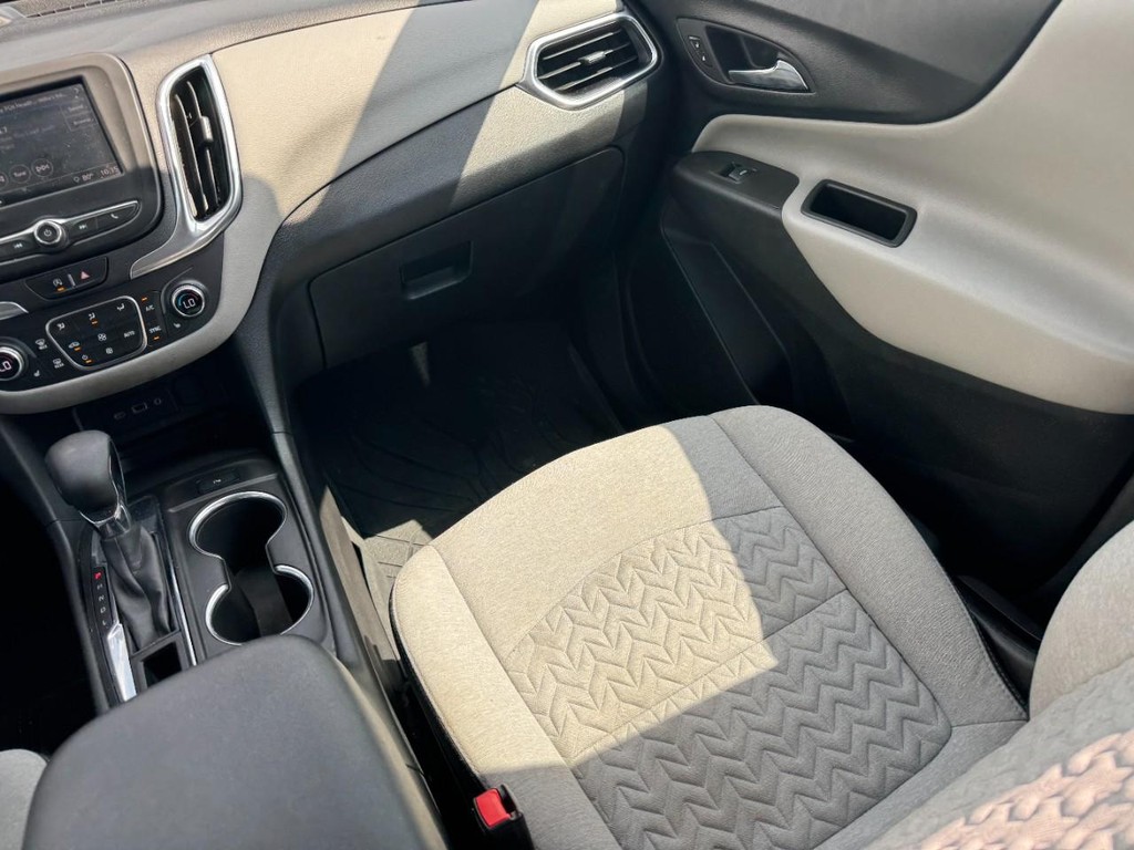 Chevrolet Equinox Vehicle Full-screen Gallery Image 15