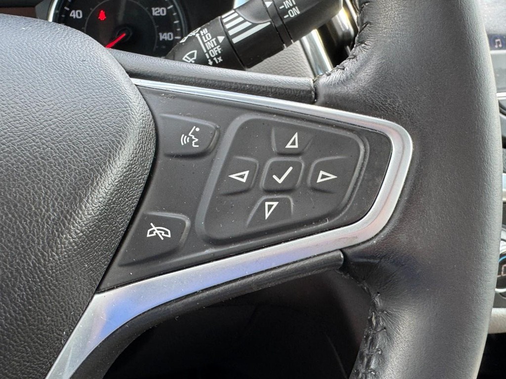 Chevrolet Equinox Vehicle Full-screen Gallery Image 17
