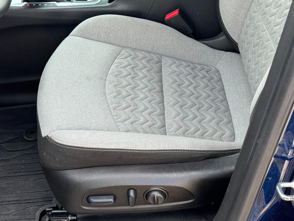 Chevrolet Equinox Vehicle Full-screen Gallery Image 22