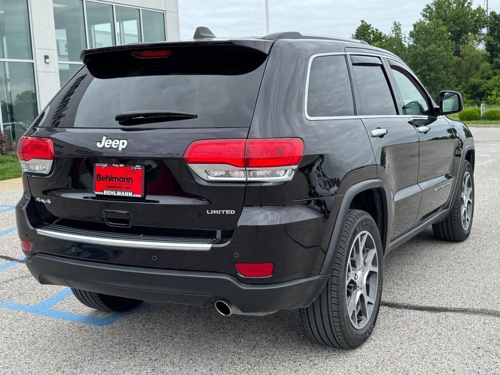 Jeep Grand Cherokee Vehicle Full-screen Gallery Image 03