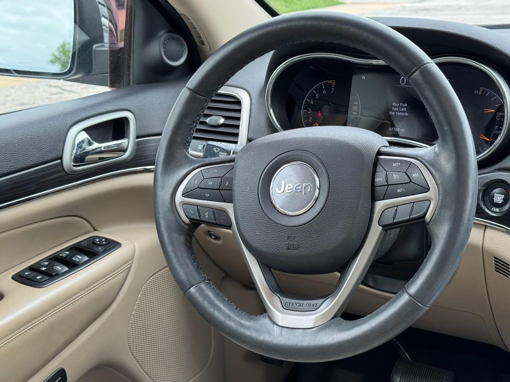 Jeep Grand Cherokee Vehicle Full-screen Gallery Image 13