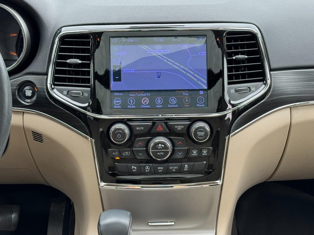 Jeep Grand Cherokee Vehicle Full-screen Gallery Image 14