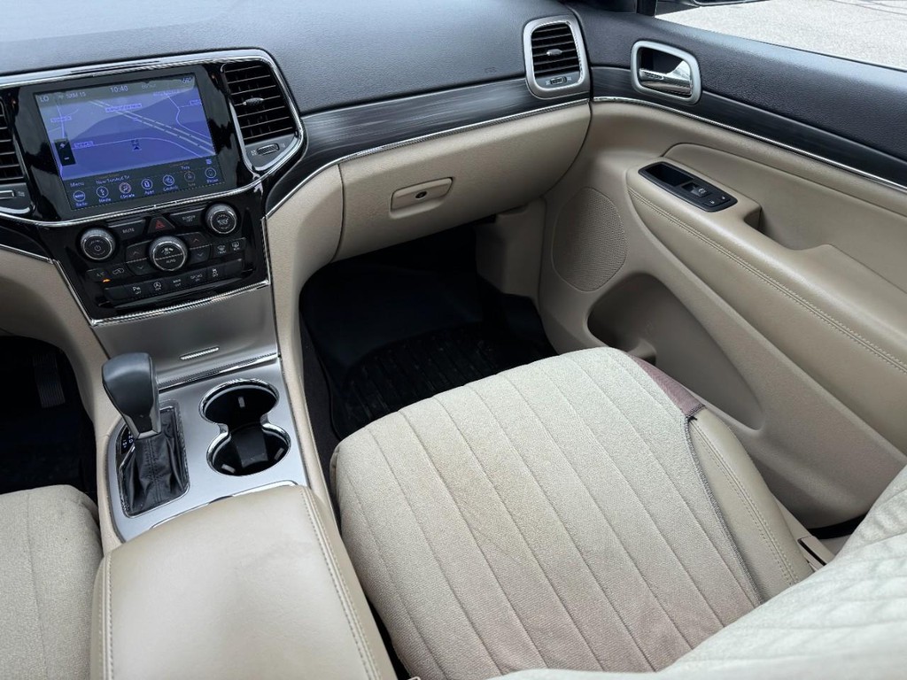 Jeep Grand Cherokee Vehicle Full-screen Gallery Image 16