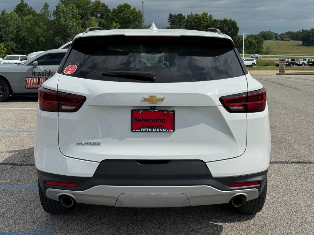 Chevrolet Blazer Vehicle Full-screen Gallery Image 04