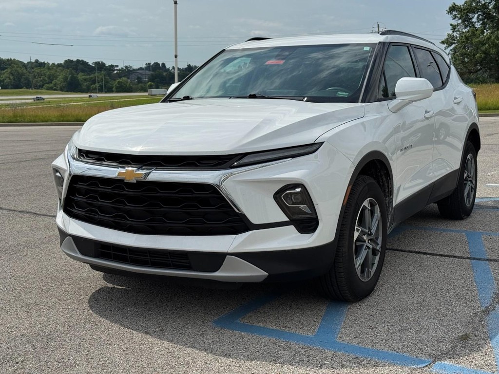 Chevrolet Blazer Vehicle Full-screen Gallery Image 08