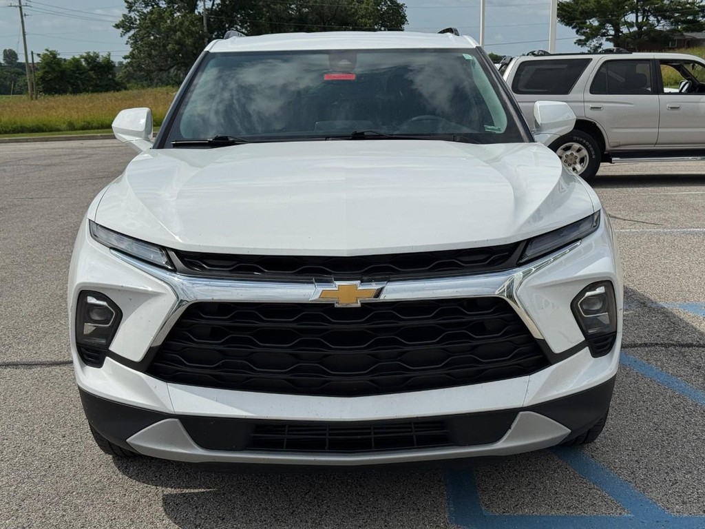 Chevrolet Blazer Vehicle Full-screen Gallery Image 09