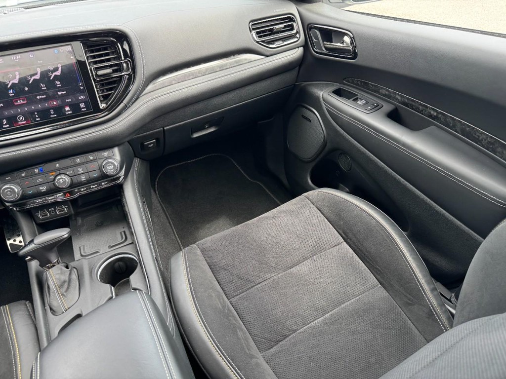 Dodge Durango Vehicle Full-screen Gallery Image 15