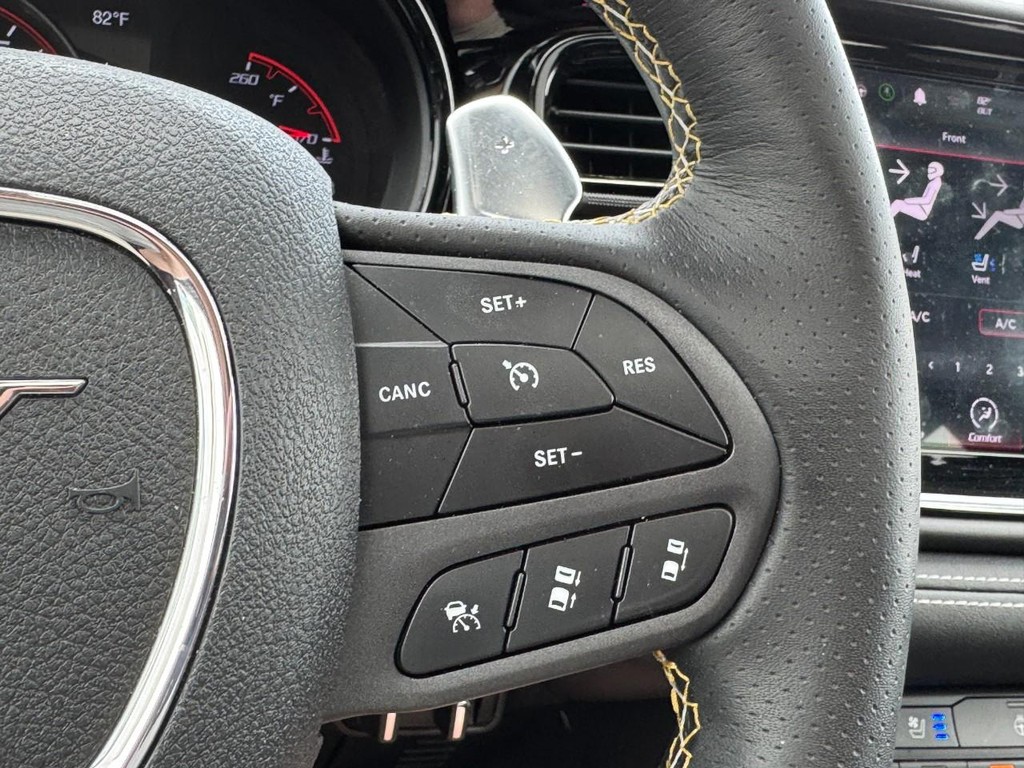 Dodge Durango Vehicle Full-screen Gallery Image 18