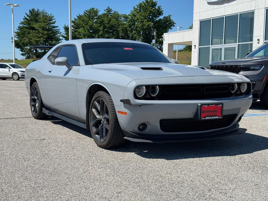 Dodge Challenger Vehicle Full-screen Gallery Image 02